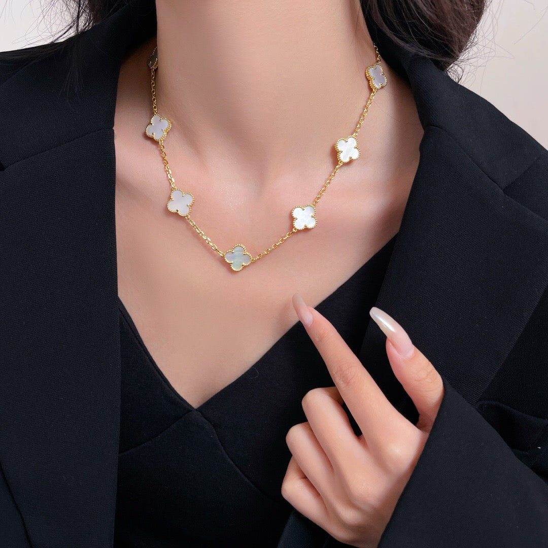 [Garvey ]CLOVER 10 MOTIFS WHITE MOTHER OF PEARL NECKLACE