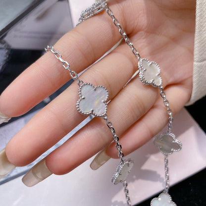 [Garvey ]CLOVER 10 MOTIFS WHITE MOTHER OF PEARL NECKLACE