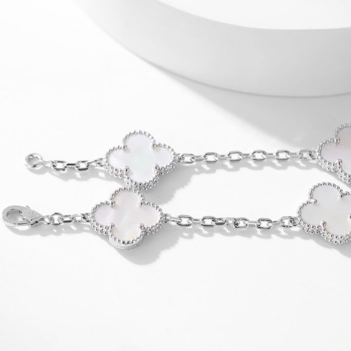 [Garvey ]CLOVER 10 MOTIFS WHITE MOTHER OF PEARL NECKLACE