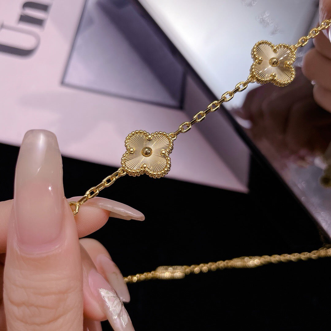 [Garvey ]CLOVER 10 MOTIFS LASER NECKLACE