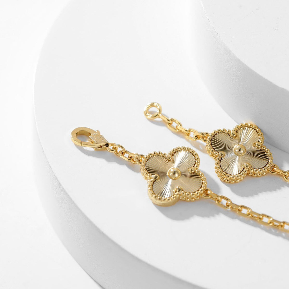 [Garvey ]CLOVER 10 MOTIFS LASER NECKLACE