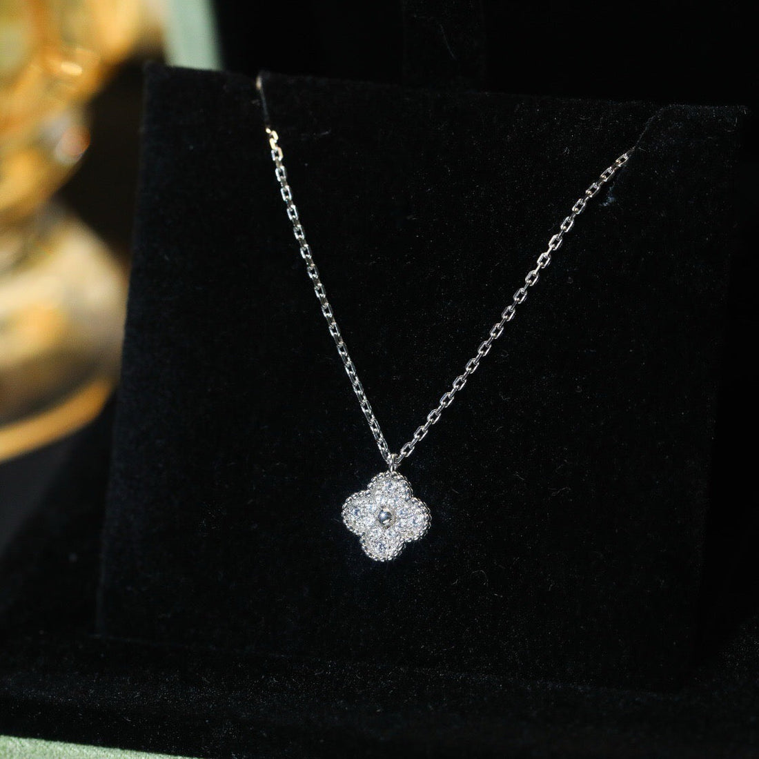 [Garvey ]CLOVER MINI 9.5MM PENDANT DIAMOND NECKLACE