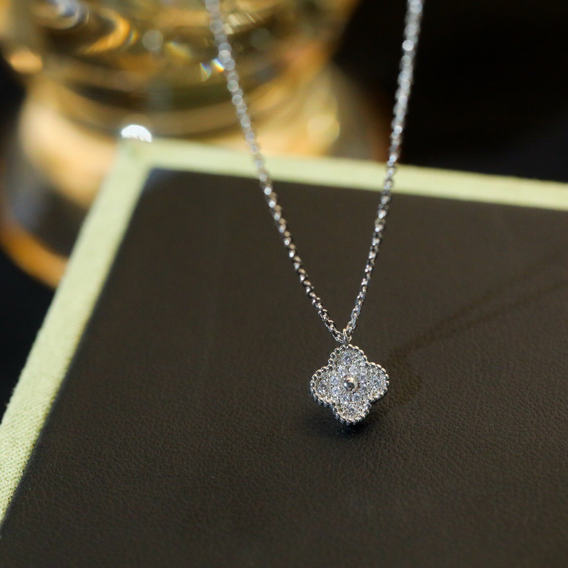 [Garvey ]CLOVER MINI 9.5MM PENDANT DIAMOND NECKLACE