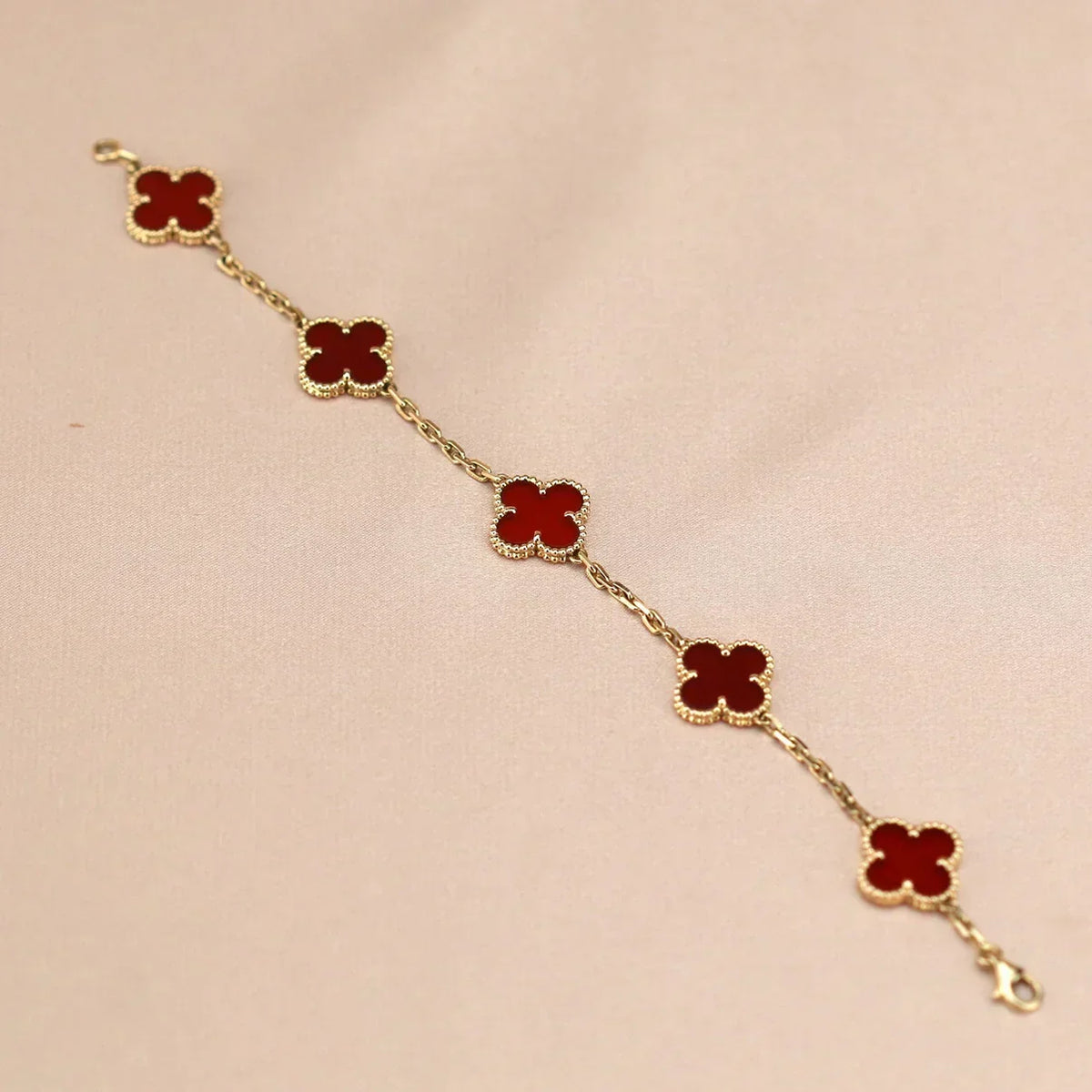 [Garvey ] CLOVER 5 MOTIF RED CORNELIAN BRACELET COLLECTION