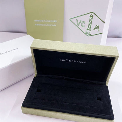 [Garvey ]VA CLOVER BRACELET NECKLACE RING BOX GIFT BAG