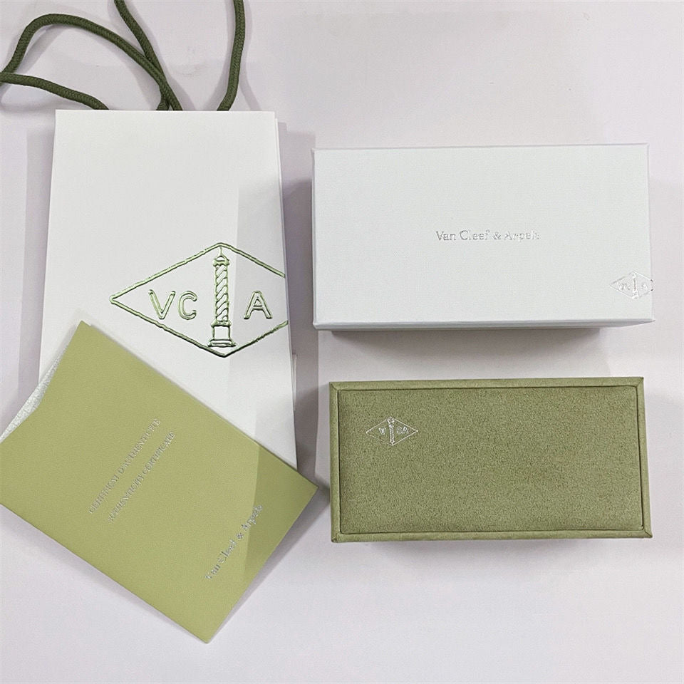 [Garvey ]VA CLOVER BRACELET NECKLACE RING BOX GIFT BAG