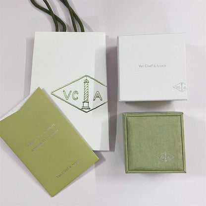 [Garvey ]VA CLOVER BRACELET NECKLACE RING BOX GIFT BAG