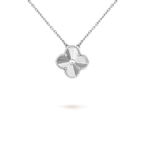 [Garvey ]CLOVER 15MM LASER NECKLACE SILVER