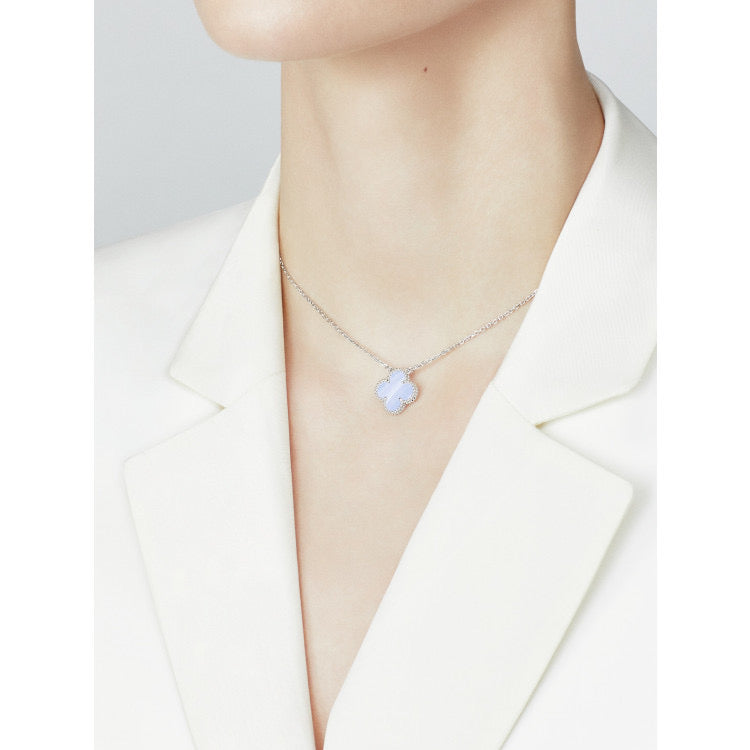 [Garvey ]CLOVER 15MM BLUE CHALCEDONY NECKLACE SILVER