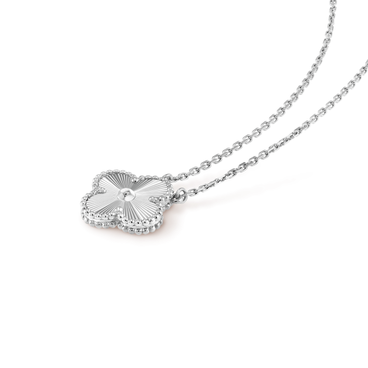 [Garvey ]CLOVER 15MM LASER NECKLACE SILVER