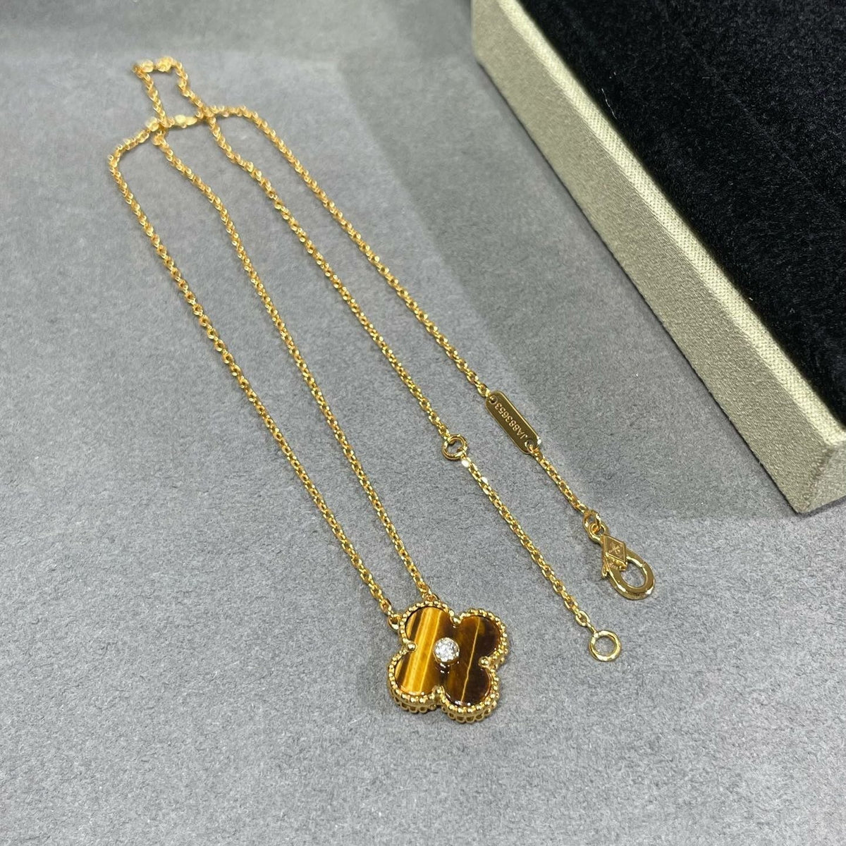[Garvey ]CLOVER 15MM DIAMOND AND YELLOW TIGER'S EYE AGATE necklace