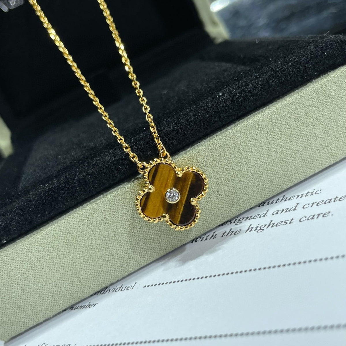 [Garvey ]CLOVER 15MM DIAMOND AND YELLOW TIGER'S EYE AGATE necklace
