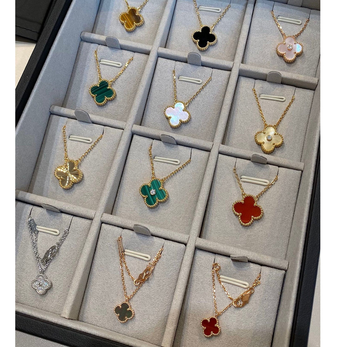 [Garvey ]CLOVER 15MM CARNELIAN SINGLE FLOWER NECKLACE