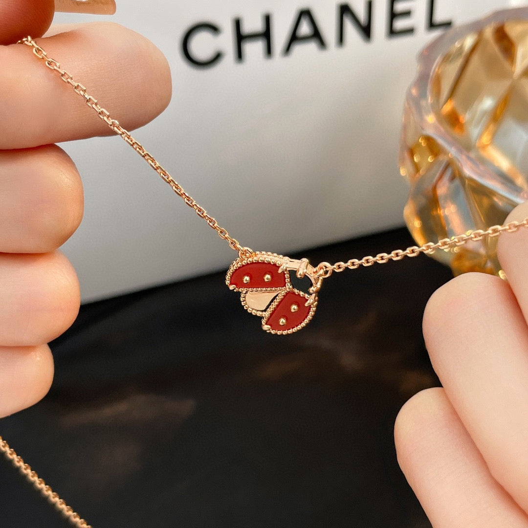 [Garvey ]LUCKY  CARNELIANS LADYBUG NECKLACE