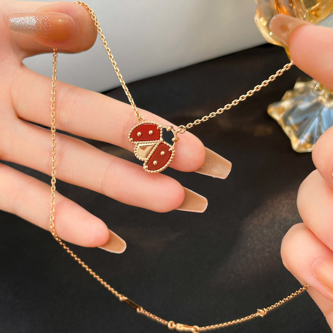 [Garvey ]LUCKY  CARNELIANS LADYBUG NECKLACE