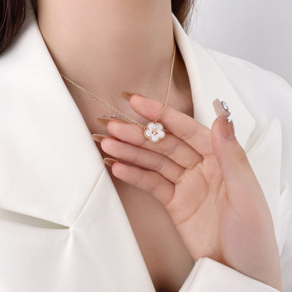 [Garvey ]LUCKY  WHITE MOP  PLUM BLOSSOM NECKLACE