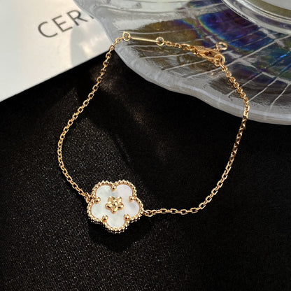 [Garvey ]LUCKY WHITE MOP PLUM BLOSSOM  BRACELET
