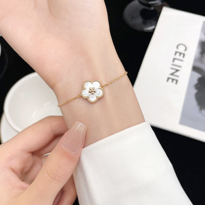 [Garvey ]LUCKY WHITE MOP PLUM BLOSSOM  BRACELET