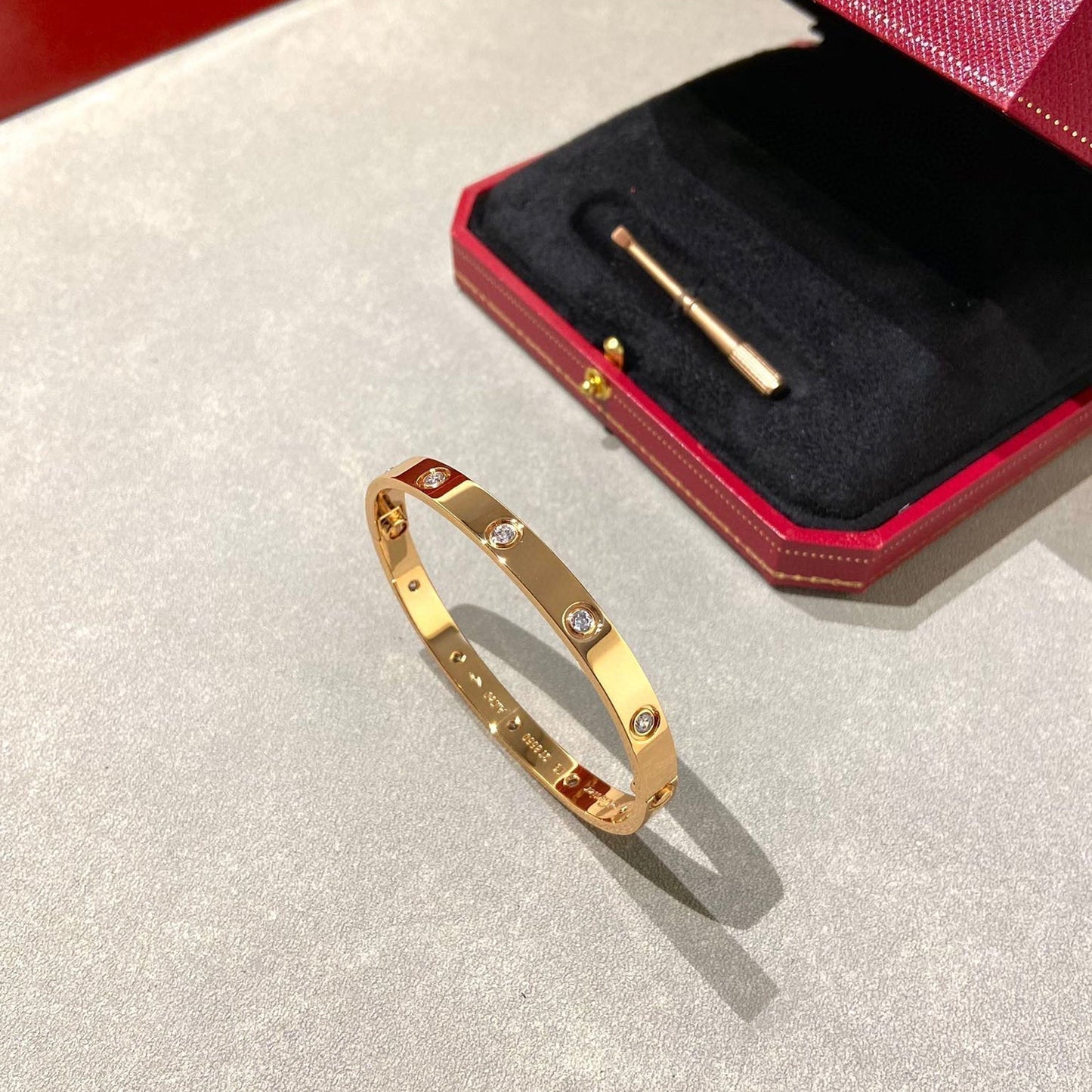 [Garvey]CLASSIC 6.1MM LOVE BANGLE - 10-DIAMOND