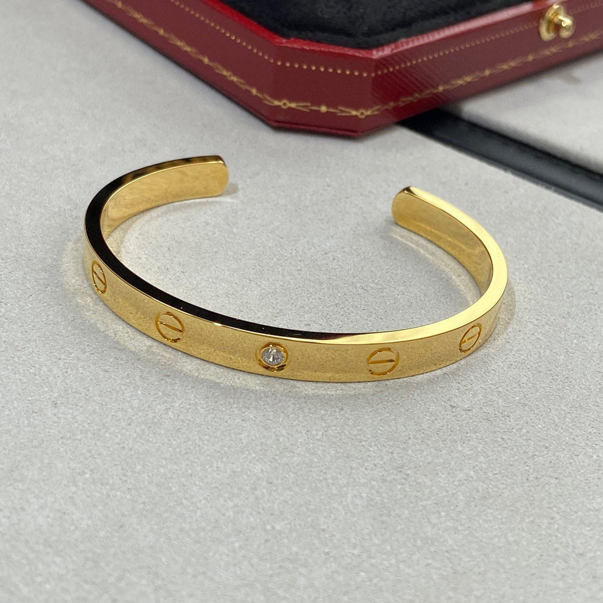 [Garvey ]LOVE BRACELET 6.1MM 1 DIAMOND OPEN CUFF