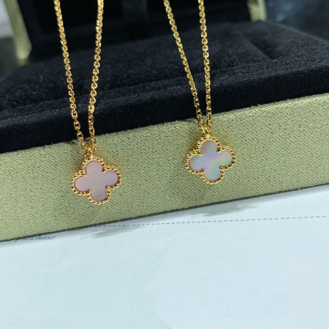 [Garvey ]CLOVER 15MM PINK MOTHER-OF-PEARL SINGLE FLOWER NECKLACE