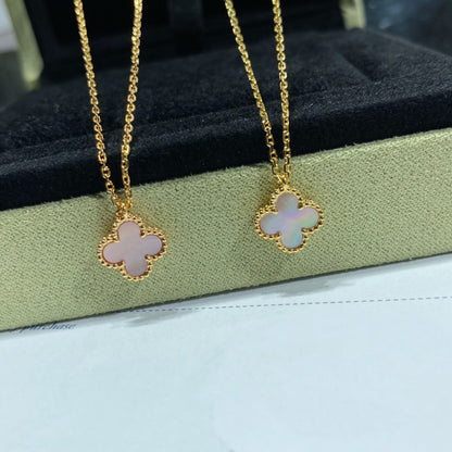 [Garvey ]CLOVER 15MM PINK MOTHER-OF-PEARL SINGLE FLOWER NECKLACE