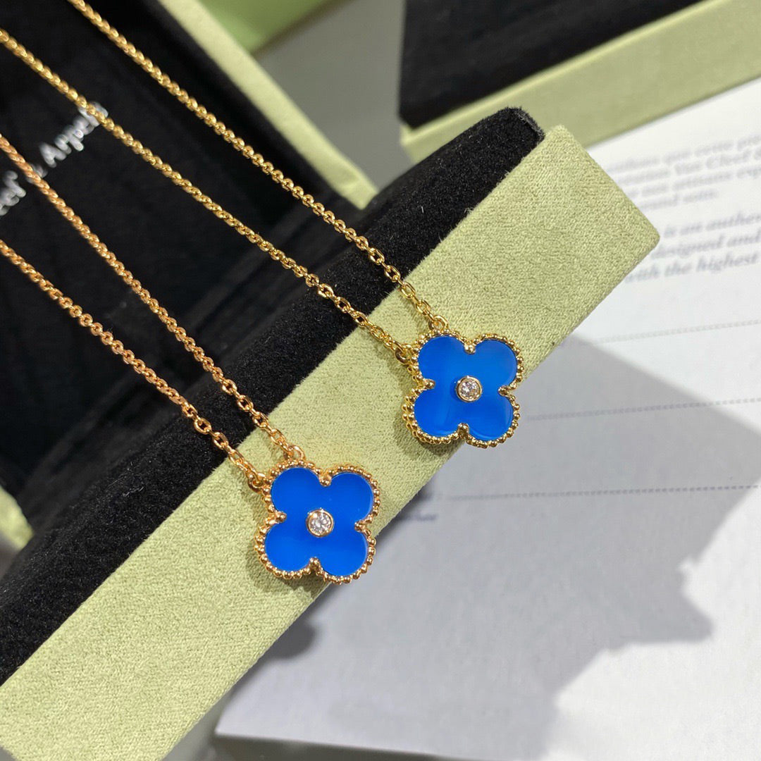 [Garvey ]CLOVER 15MM DIAMOND AND BLUE AGATE NECKLACE