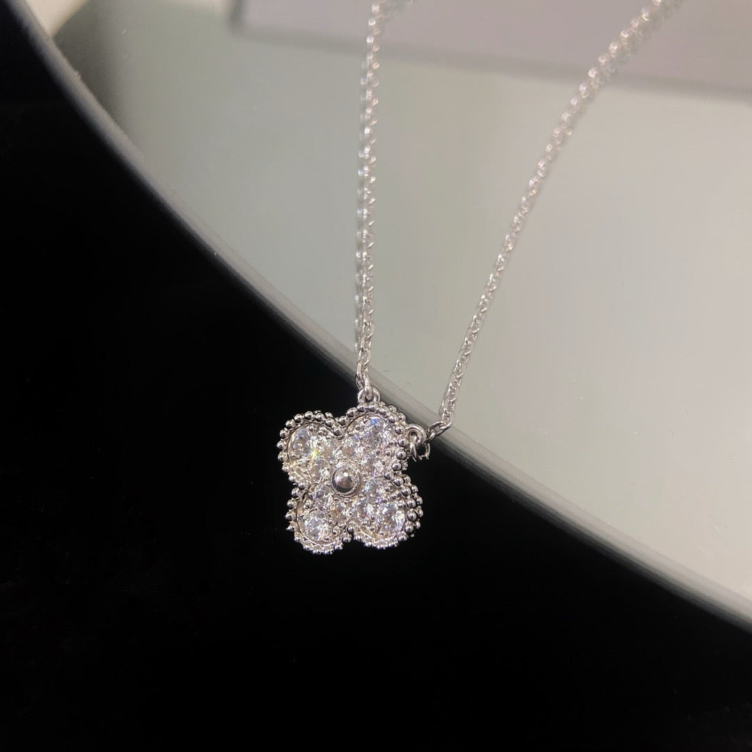 [Garvey ]CLOVER 15MM DIAMOND SINGLE FLOWER NECKLACE
