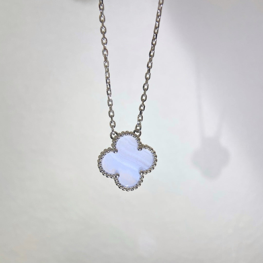 [Garvey ]CLOVER 15MM BLUE CHALCEDONY NECKLACE SILVER