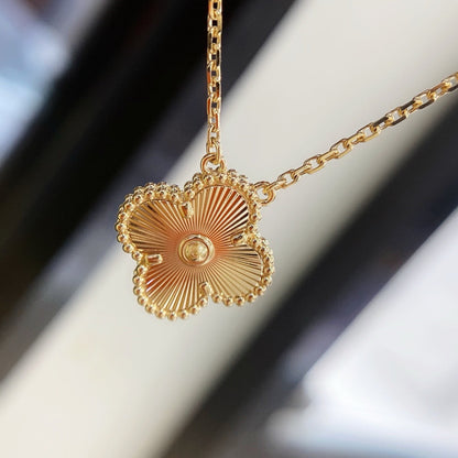 [Garvey ]CLOVER 15MM LASER NECKLACE