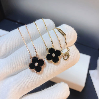 [Garvey ]CLOVER 15MM DIAMOND ONYX NECKLACE