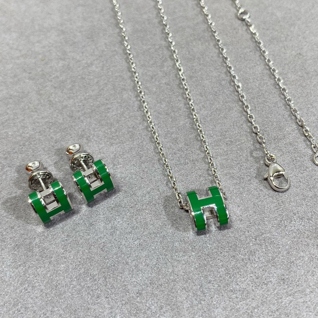 [Garvey ]POP H GREEN NECKLACE SILVER AND GOLD