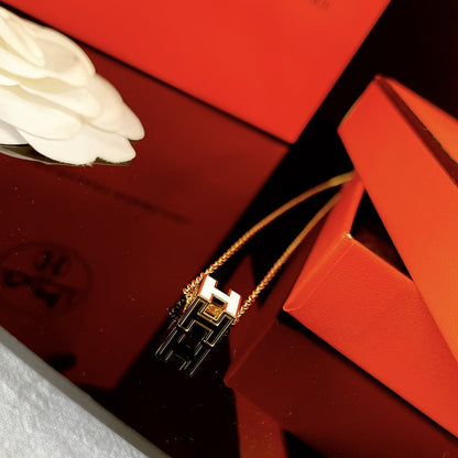 [Garvey ]H WHITE SQUARE GOLD NECKLACE