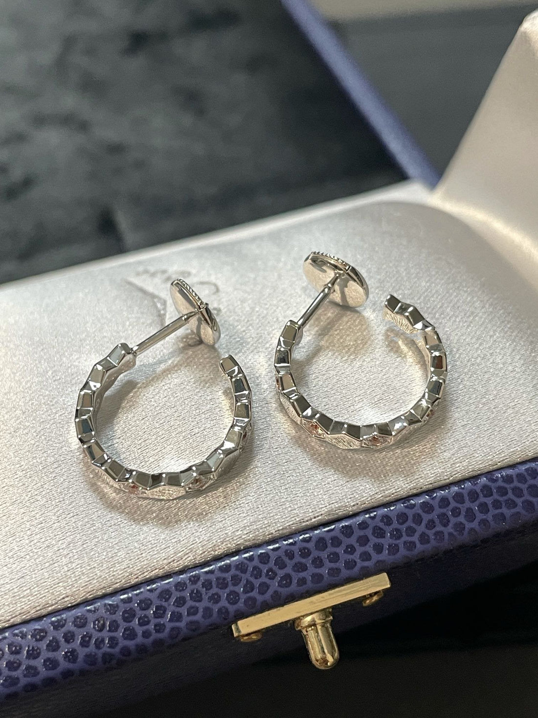 [Garvey ]Hollow Design Four-Leaf Clover Flower Shape Earrings
