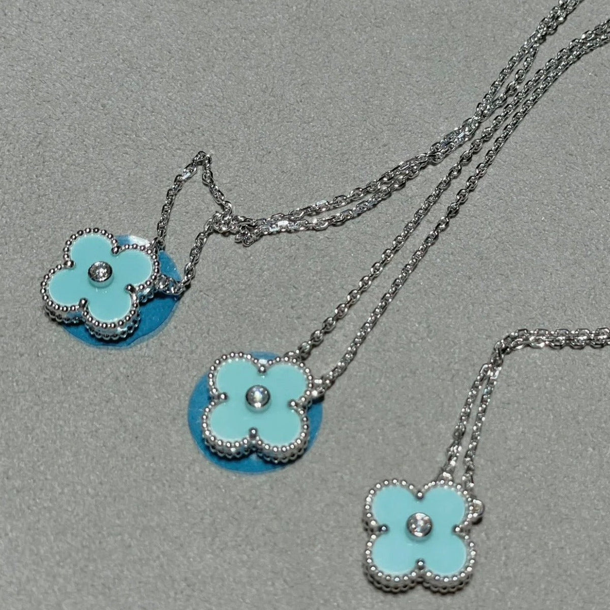 [Garvey ]CLOVER 1 DIAMOND LIGHT BLUE SILVER NECKLACE