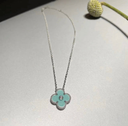 [Garvey ]CLOVER 1 DIAMOND LIGHT BLUE SILVER NECKLACE