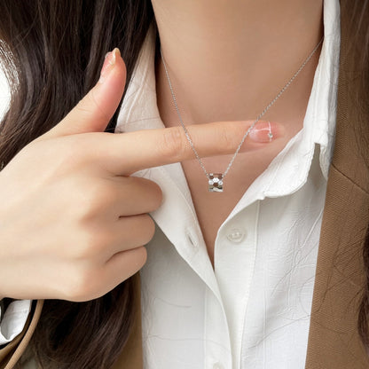 [Garvey ]BEE MINI PEDANT DIAMOND NECKLACE