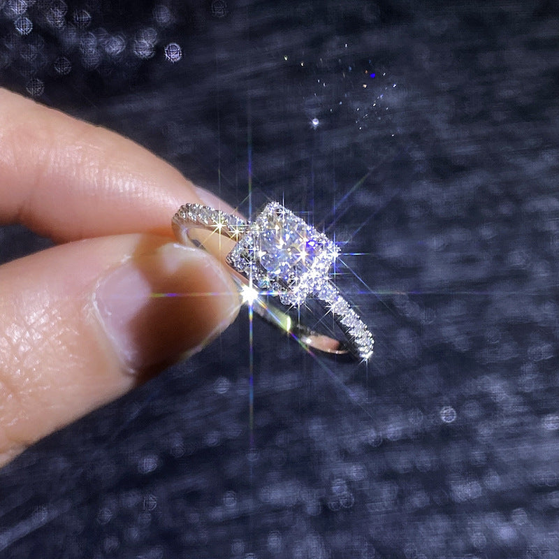 [Garvey]DAINTY SUGAR-CUBE MOISSANITE RING