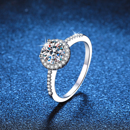 [Garvey]RADIANT ROUND HALO MOISSANITE ENGAGEMENT RING