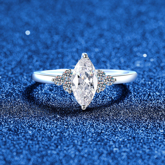 [Garvey]ELEGANT MARQUISE CUT MOISSANITE RING WITH SIDE ACCENTS