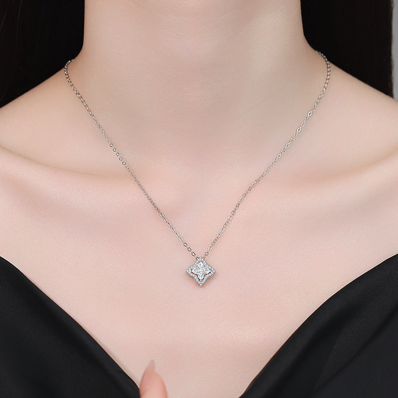 [Garvey]STAR-CLOVER MOISSANITE NECKLACE