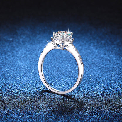 [Garvey]RADIANT ROUND HALO MOISSANITE ENGAGEMENT RING
