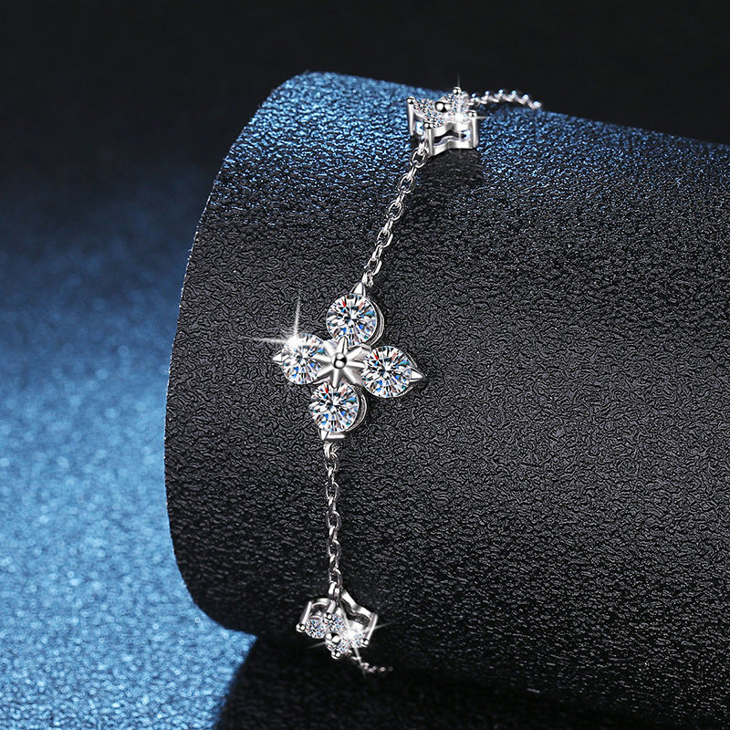 [Garvey]CLOVER LUCKY CHARM MOISSANITE BRACELET