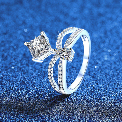 [Garvey]ELEGANT DOUBLE-TWISTED MOISSANITE RING