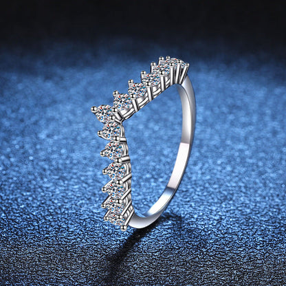 [Garvey]ELEGANT V-SHAPED CHEVRON MOISSANITE RING