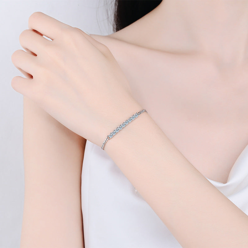 [Garvey]SMILING CURVE MOISSANITE BRACELET