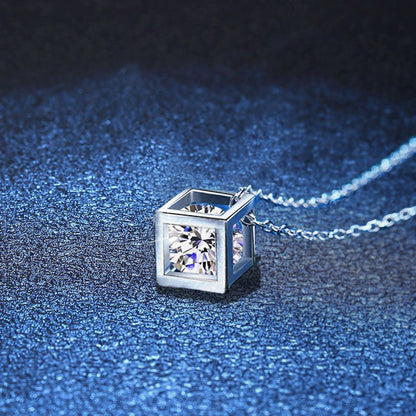 [Garvey]GEOMETRIC SUGAR-CUBE MOISSANITE NECKLACE