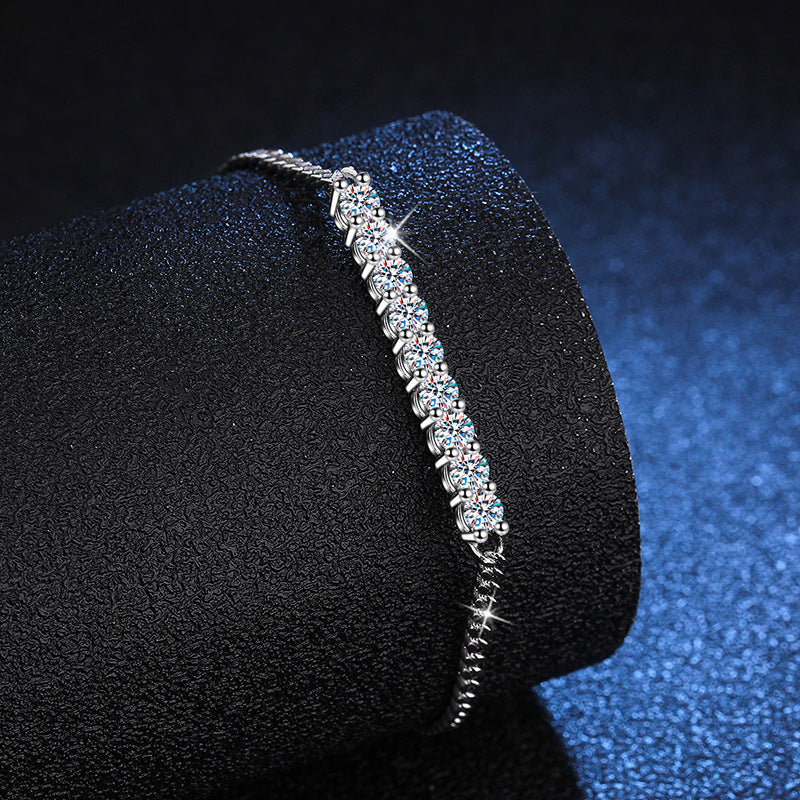 [Garvey]SMILING CURVE MOISSANITE BRACELET