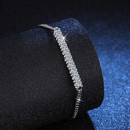 [Garvey]SMILING CURVE MOISSANITE BRACELET