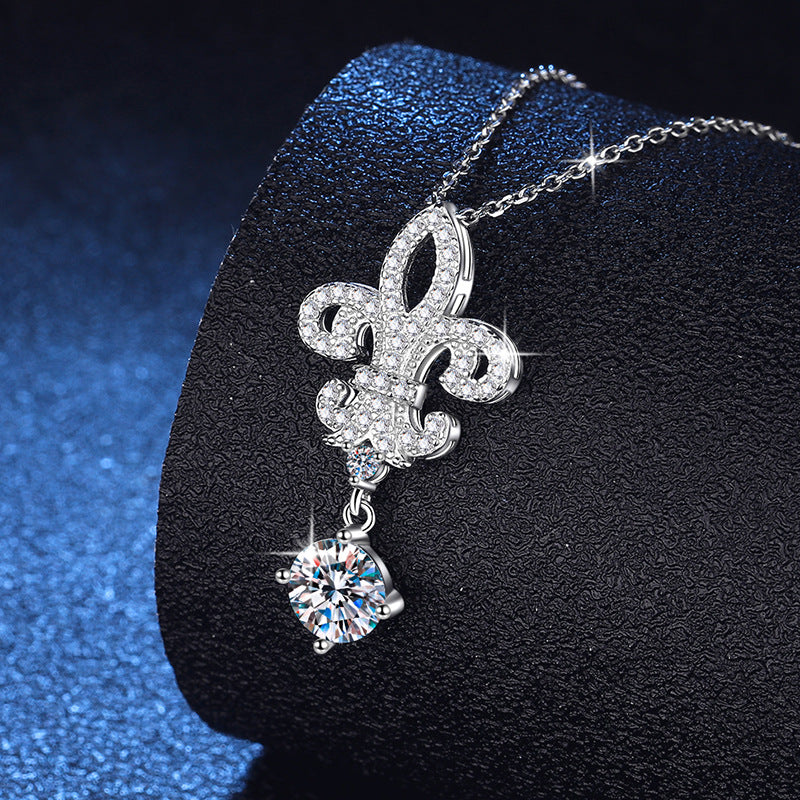 [Garvey]ROYAL FLEUR-DE-LIS MOISSANITE PENDANT NECKLACE